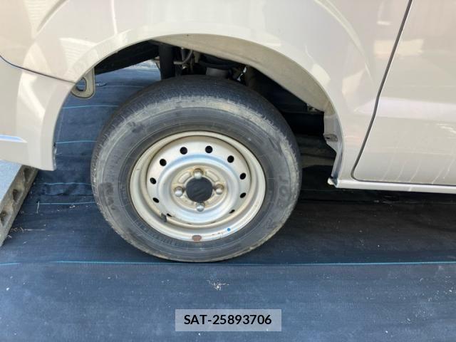 Suzuki EVERY 2011-10 8561853-4