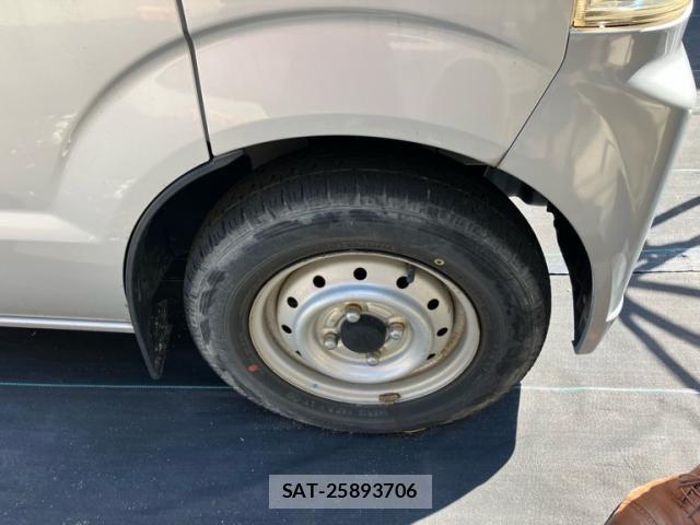 Suzuki EVERY 2011-10 8561853-5