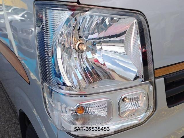 Suzuki EVERY 2023-10 8561847-8
