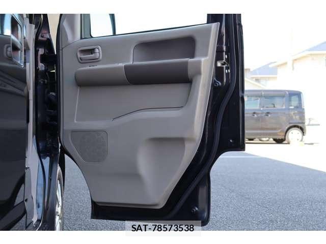 Suzuki EVERY 2011-02 8561855-12