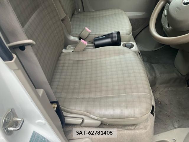 Suzuki EVERY 2014-08 8666117-10