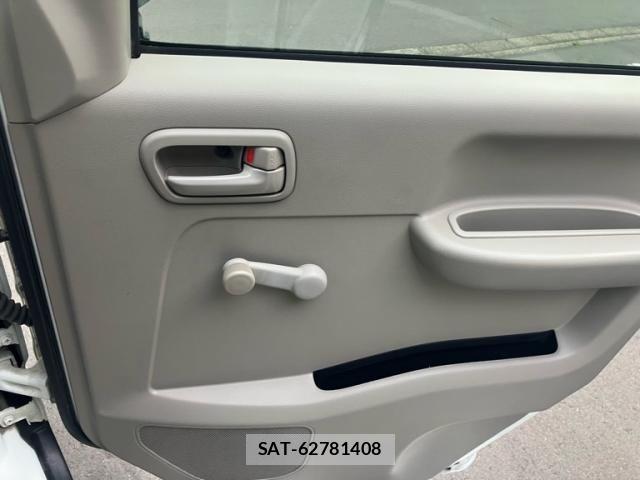 Suzuki EVERY 2014-08 8666117-20