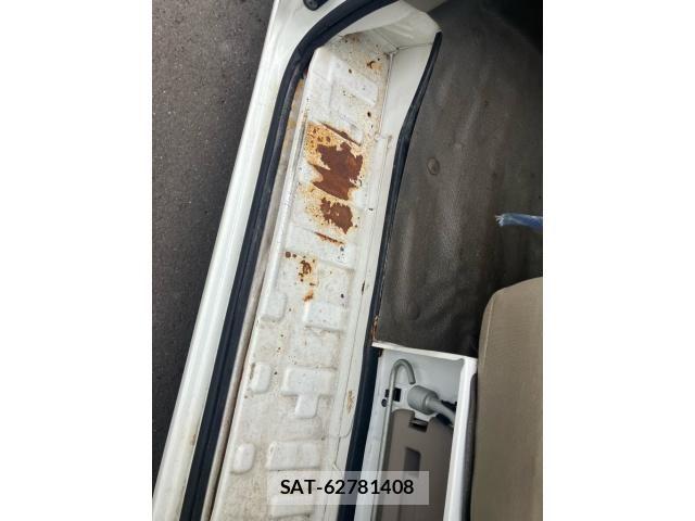 Suzuki EVERY 2014-08 8666117-23