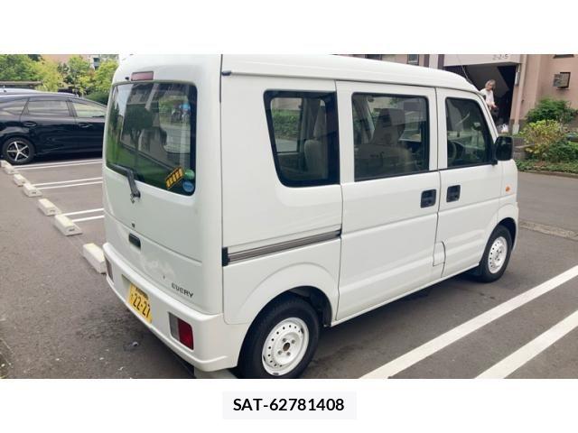Suzuki EVERY 2014-08 8666117-3