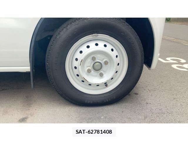 Suzuki EVERY 2014-08 8666117-5