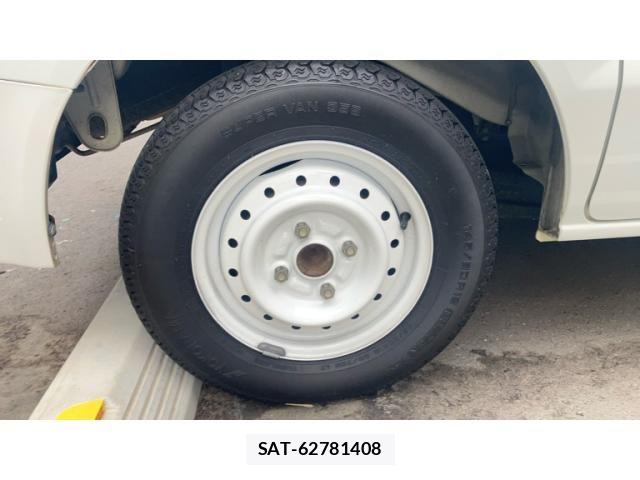 Suzuki EVERY 2014-08 8666117-6