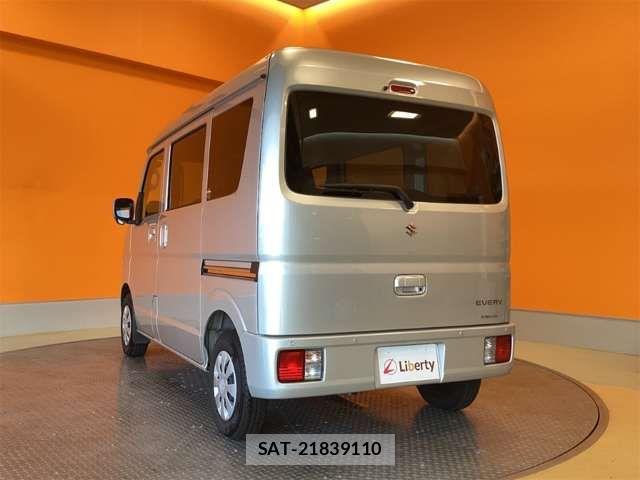 Suzuki EVERY 2025-07 8685522-17