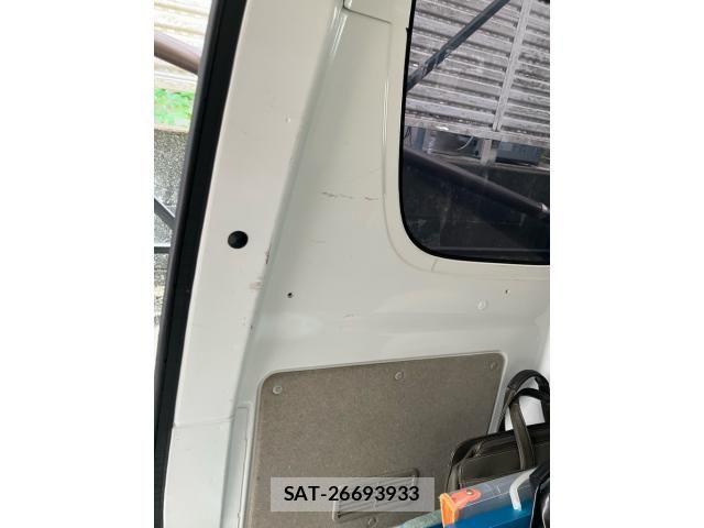 Suzuki EVERY 2015-06 8685527-11