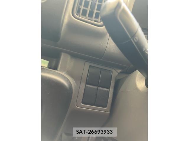 Suzuki EVERY 2015-06 8685527-17