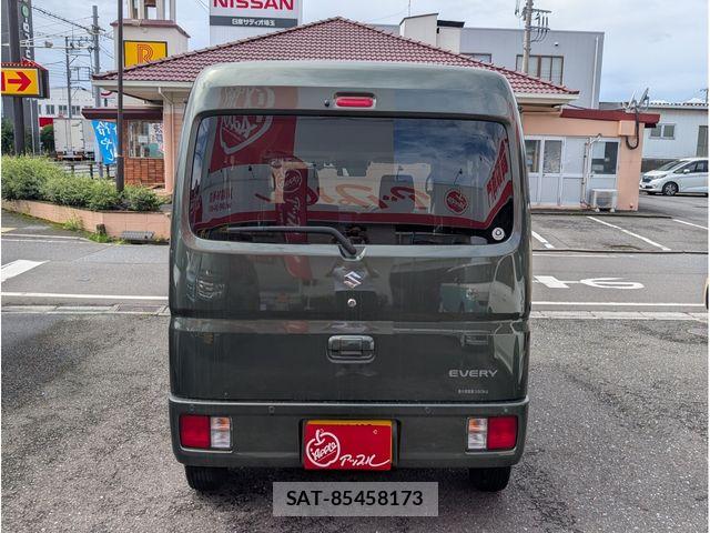 Suzuki EVERY 2024-02 8741998-6