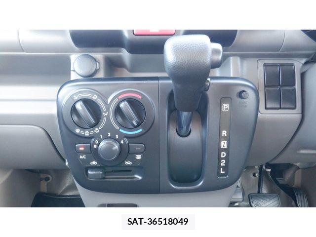 Suzuki EVERY 2021-06 8828961-17