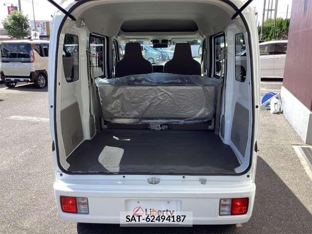 Suzuki EVERY 2025-07 8828960-10