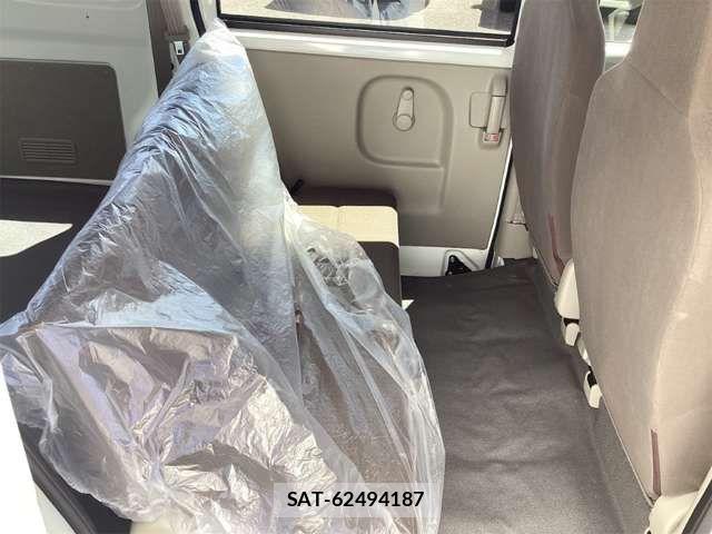 Suzuki EVERY 2025-07 8828960-17