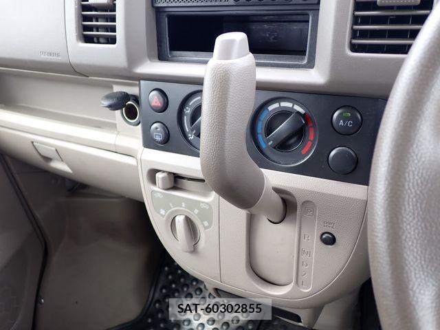 Suzuki EVERY 2014-08 8848923-14