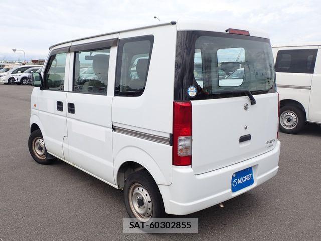 Suzuki EVERY 2014-08 8848923-2