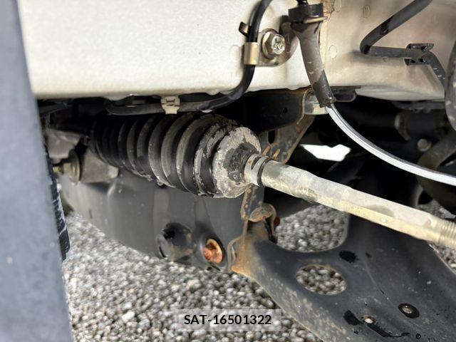 Suzuki EVERY 2016-03 8848920-26
