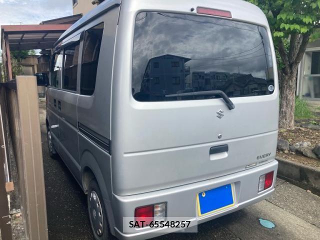 Suzuki EVERY 2010-03 8848925-3