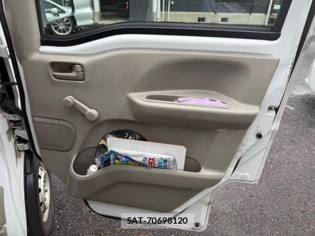Suzuki EVERY 2018-01 8848919-9