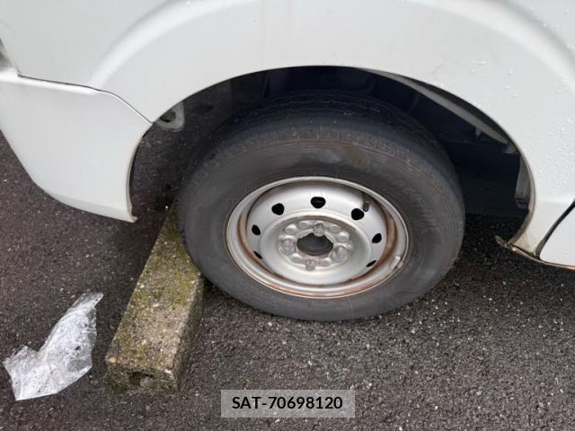 Suzuki EVERY 2018-01 8848919-5