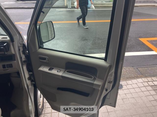 Suzuki EVERY 2014-09 8848924-16