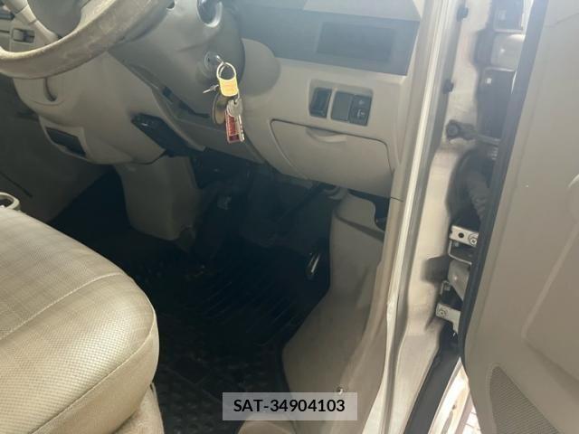 Suzuki EVERY 2014-09 8848924-20