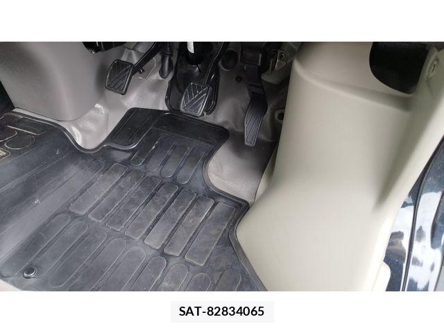 Suzuki EVERY 2023-11 8879674-11