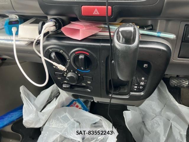 Suzuki EVERY 2016-10 8879676-24