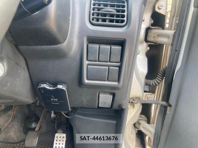 Suzuki EVERY 2004-09 8879679-15