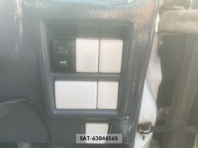 Suzuki EVERY 2003-04 8879678-17