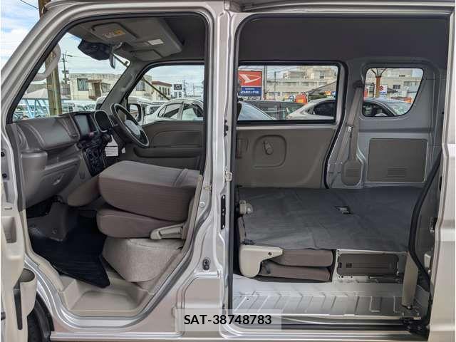 Suzuki EVERY 2023-11 842240-11