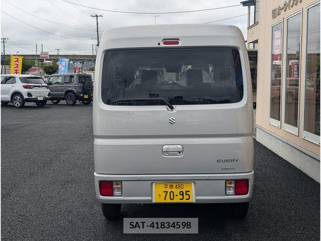 Suzuki EVERY 2024-08 1256724-8