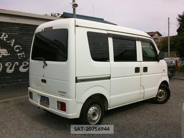 Suzuki EVERY 2012-11 1354084-1