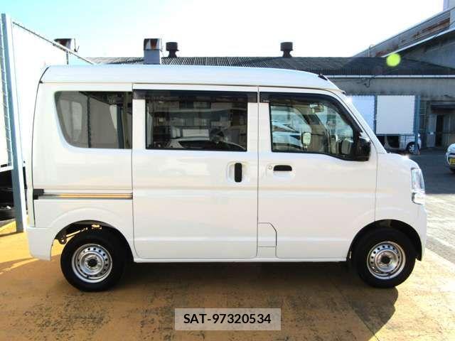 Suzuki EVERY 2023-12 1742864-4