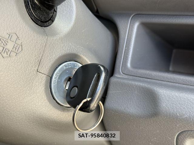 Suzuki EVERY 2021-04 2299103-18