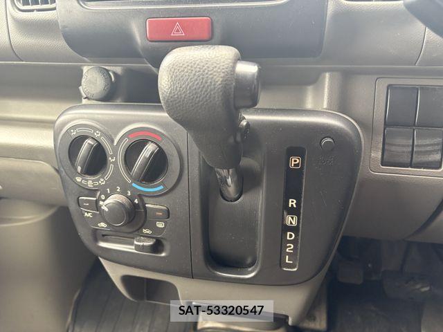 Suzuki EVERY 2018-11 2664584-5