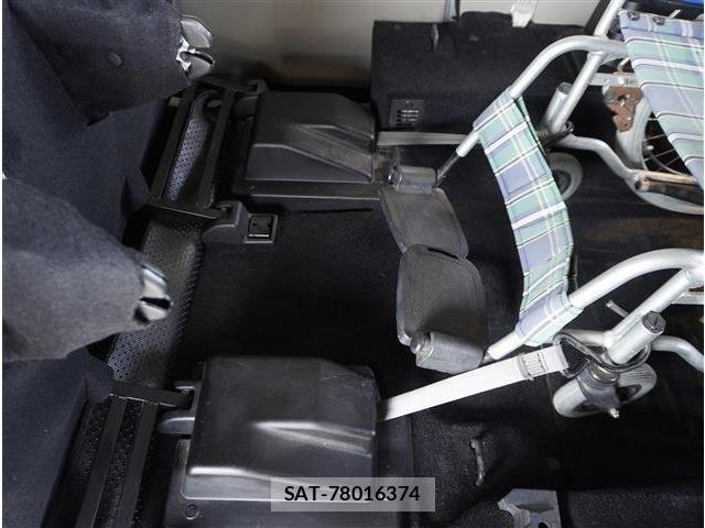 Suzuki EVERY WAGON 2018-12 4940849-15