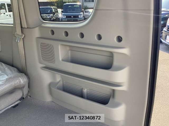 Suzuki EVERY WAGON 2025-10 6904916-18