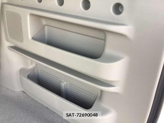 Suzuki EVERY WAGON 2025-10 6904915-18