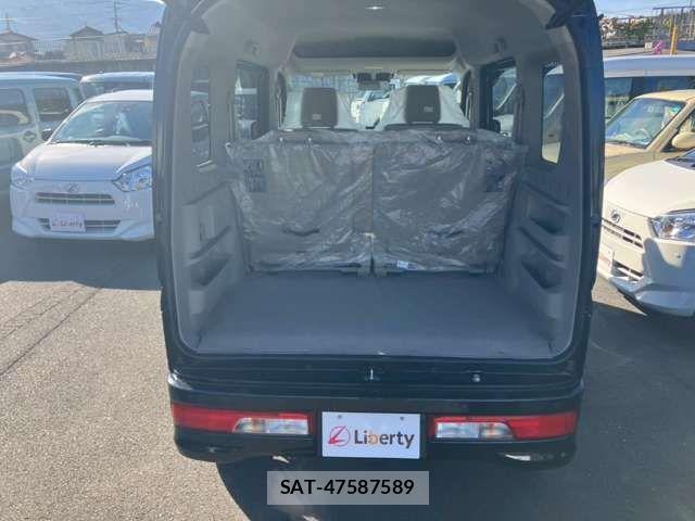 Suzuki EVERY WAGON 2025-10 6904913-14
