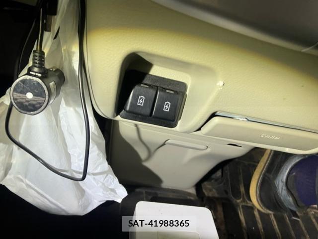 Suzuki EVERY WAGON 2021-11 7218317-19