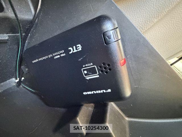 Suzuki EVERY WAGON 2007-11 7218305-14