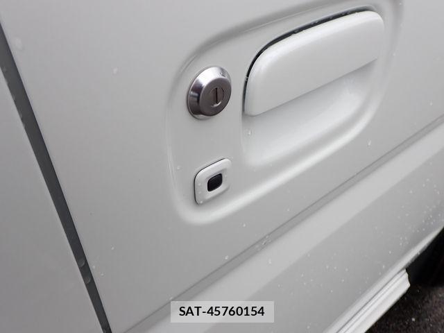 Suzuki EVERY WAGON 2026-03 7784818-12
