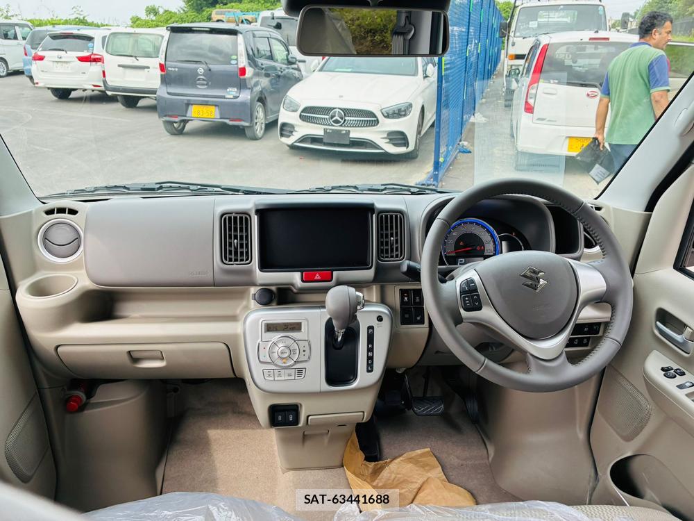 Suzuki EVERY WAGON 2025-12 7718205-12