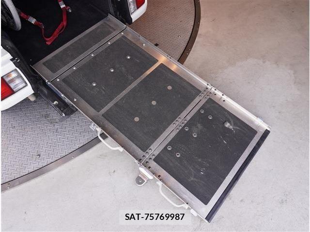 Suzuki EVERY WAGON 2021-03 8130009-5