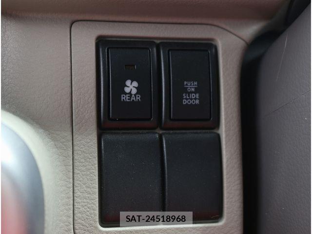 Suzuki EVERY WAGON 2017-08 8207472-13