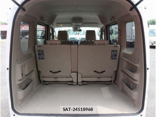 Suzuki EVERY WAGON 2017-08 8207472-20