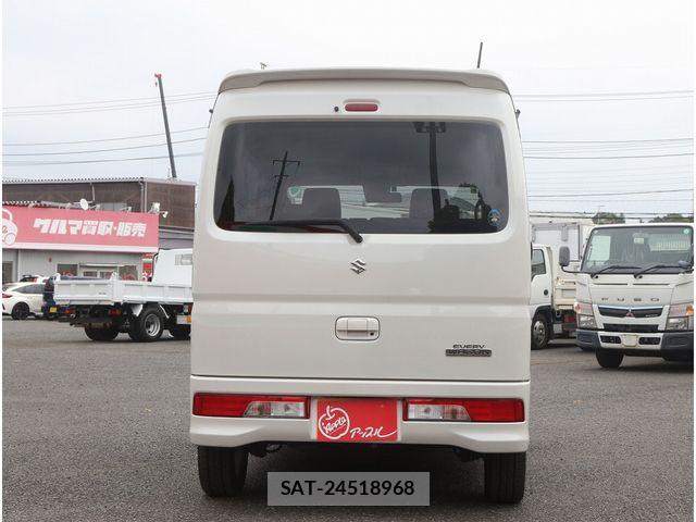 Suzuki EVERY WAGON 2017-08 8207472-27