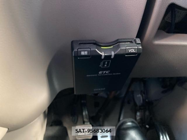 Suzuki EVERY WAGON 2007-06 8229900-21
