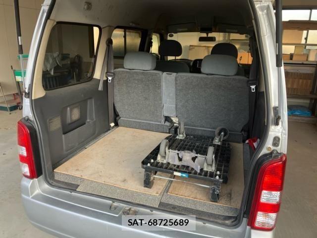 Suzuki EVERY WAGON 2005-02 8229902-21