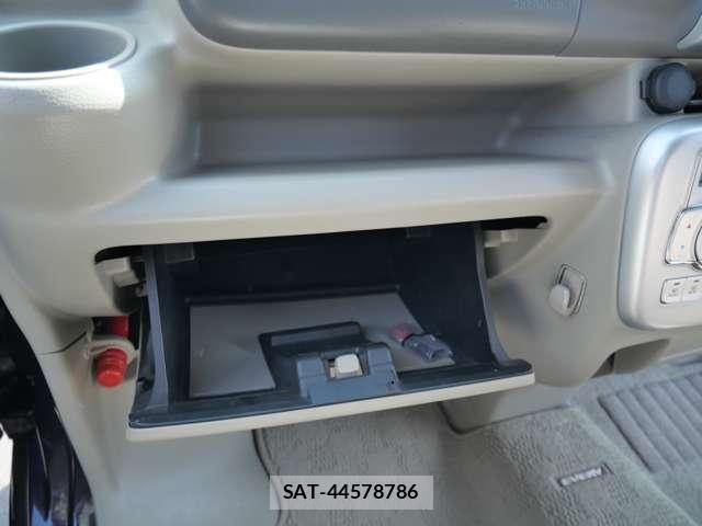 Suzuki EVERY WAGON 2015-06 8314389-20